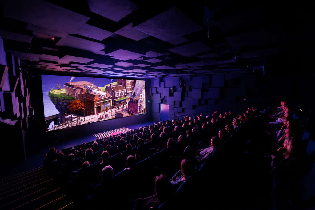 Camera 5 (c) LucasKemper_Framed